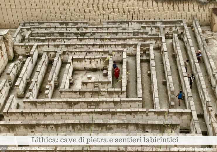 Al centro della cava, Lithíca possiede un enorme labirinto in marés